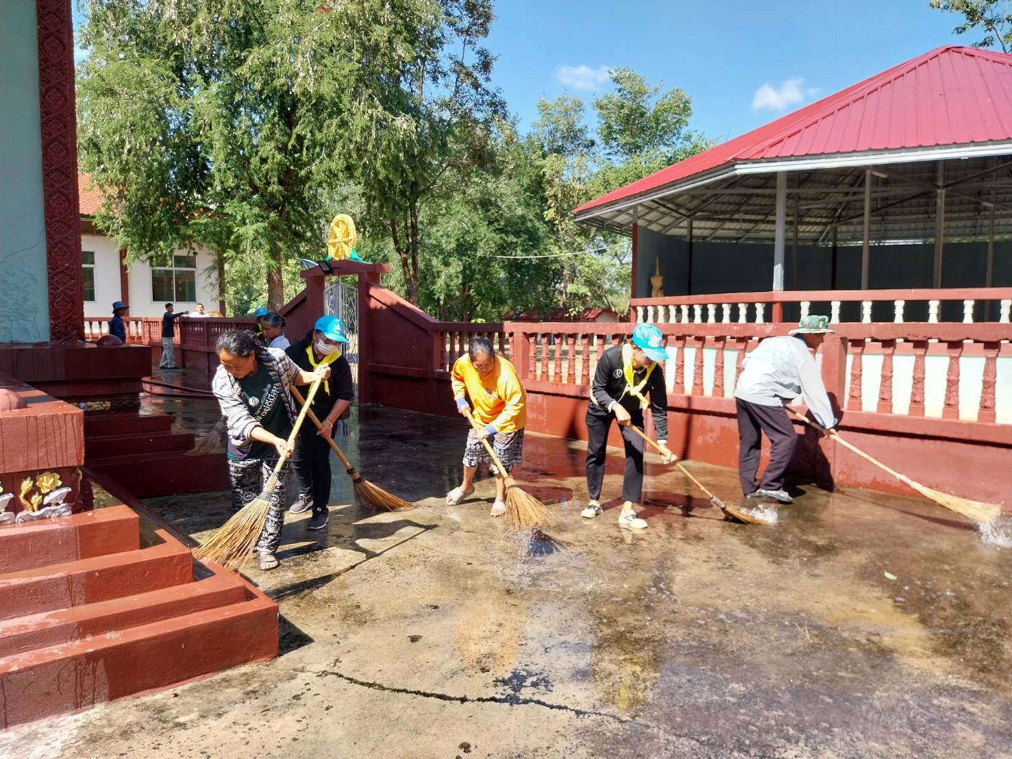 ผู้นำชุมชน บ้านหนองคอง อ.หนองนาคำ : ขับเคลื่อนกิจกรรม “วัดประชารัฐ สร้างสุข”