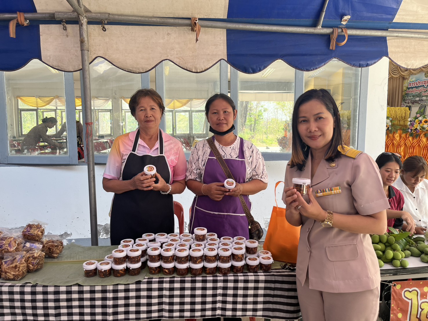 พช.หนองนาคำ : ร่วมกันจัดกิจกรรม ตลาดนัดโคก หนอง นา ในงานนิทรรศการวันคณะกรรมการหมู่บ้าน ประจำปี 2569 อำเภอหนองนาคำ จังหวัดขอนแก่น