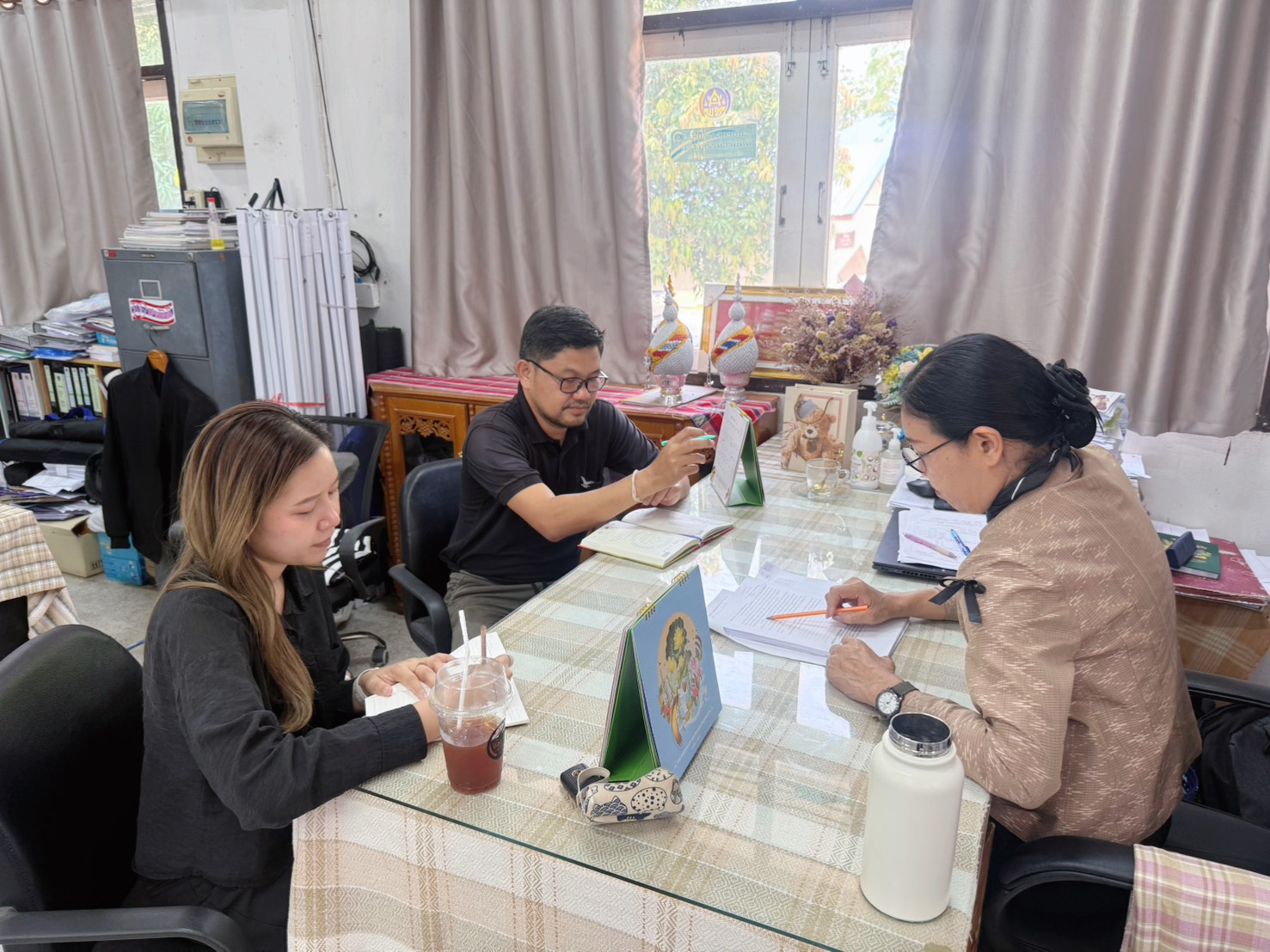 พช.หนองนาคำ : ประชุมเจ้าหน้าที่พัฒนาชุมชน ประจำเดือน เมษายน 2569